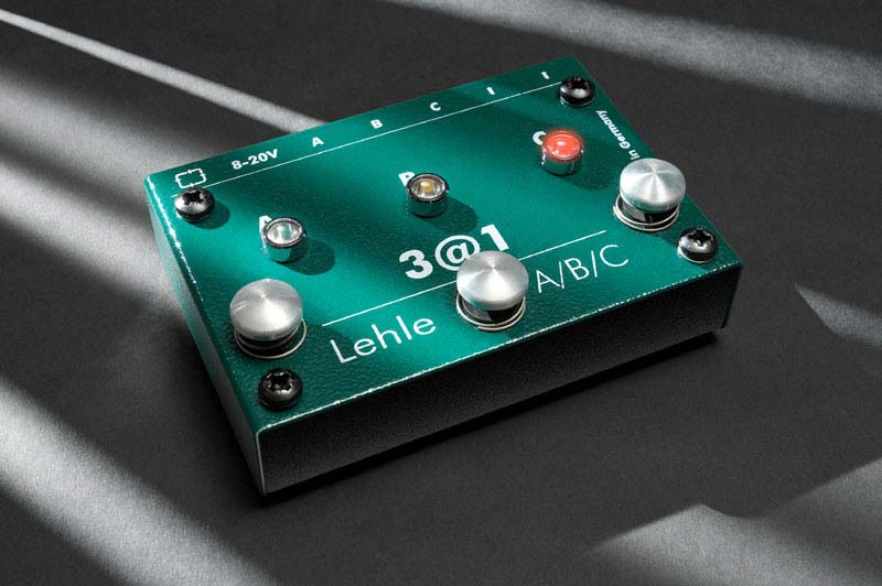 Lehle-3@1-switcher-pedal.jpg (500x331 -- 48489 bytes)