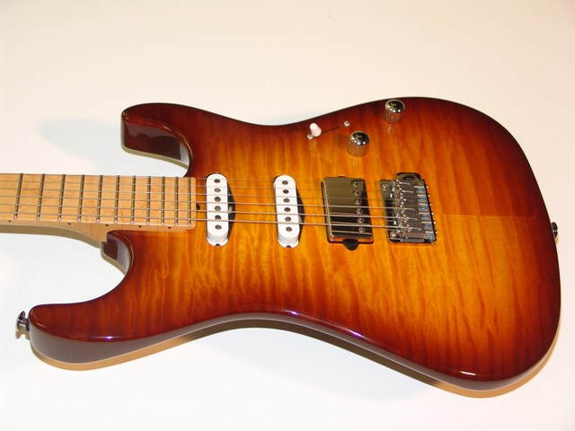 Suhr-Standard-Chambered-Amber-Quilt-2004-2.jpg (640x480 -- 0 bytes)